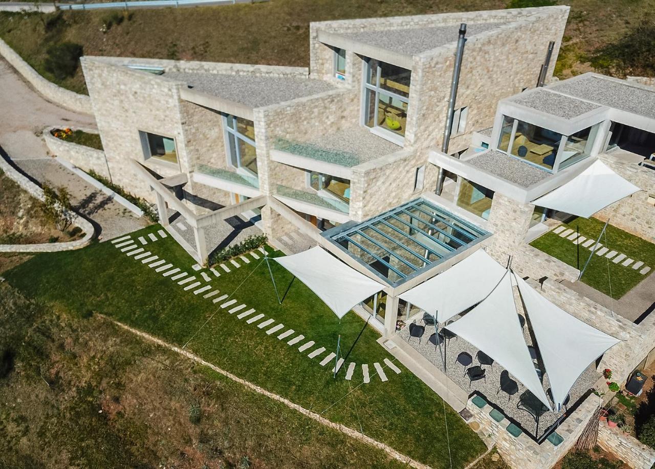 Escapade Luxury Residences Karpenísion Exterior foto